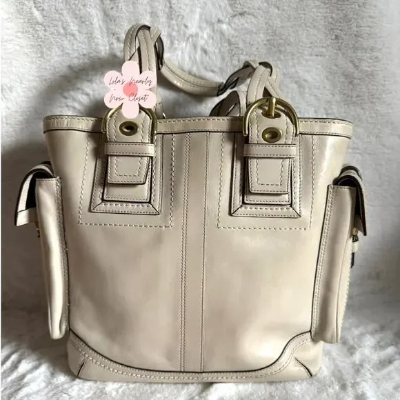 Coach SOHO Cream Leather LG Pocket Tote Bag Satchel 10049 - Picture 2 of 8